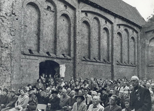 Geertekerk dienst, in de openlucht